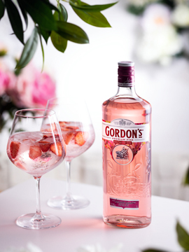 Botella y vasos personalizados ginebra Gordons