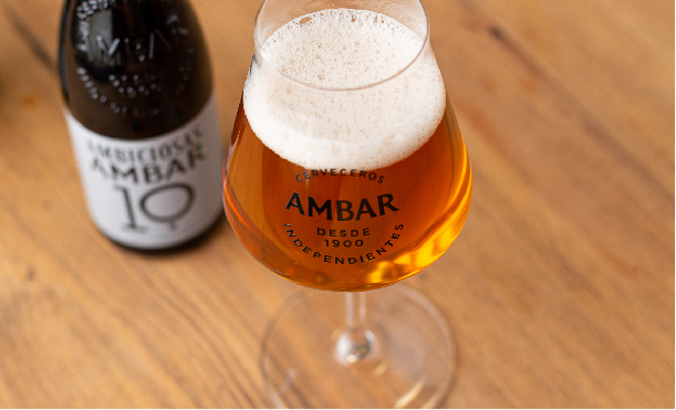 Vaso de cerveza personalizado con marca Ambar
